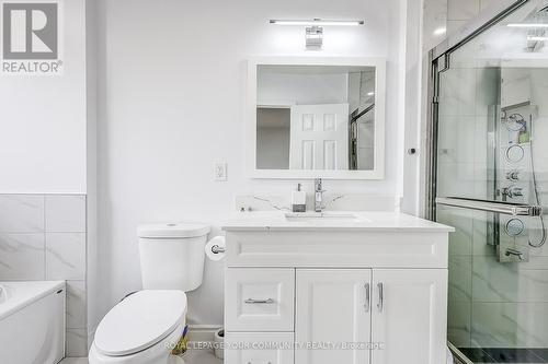 93 Revelstoke Crescent, Richmond Hill, ON - Indoor Photo Showing Bathroom