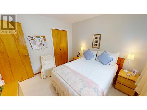 600 16Th Avenue S, Cranbrook, BC - Indoor Photo Showing Bedroom