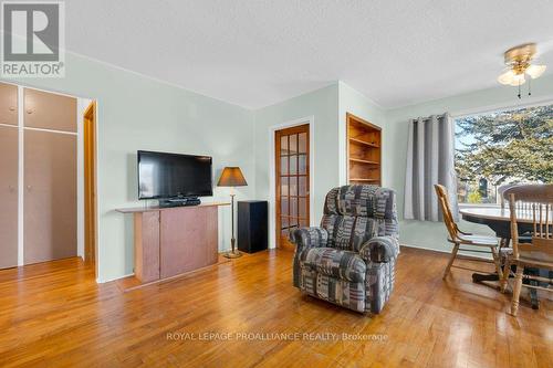 23B Old Portage Road, Prince Edward County (Ameliasburgh), ON - Indoor Photo Showing Living Room