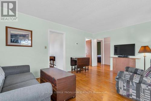 23B Old Portage Road, Prince Edward County (Ameliasburgh), ON - Indoor Photo Showing Living Room