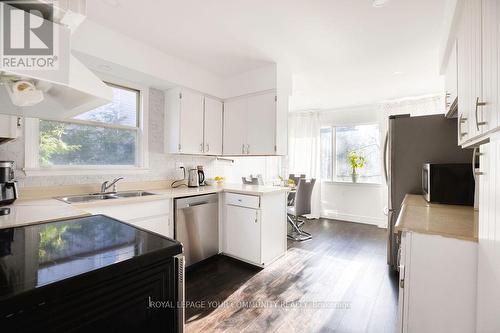 69 Royal Orchard Boulevard, Markham, ON - Indoor Photo Showing Kitchen With Double Sink