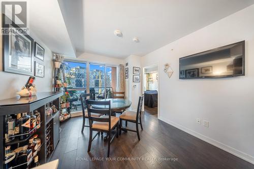 555 - 31 Tippet Road, Toronto, ON - Indoor Photo Showing Dining Room