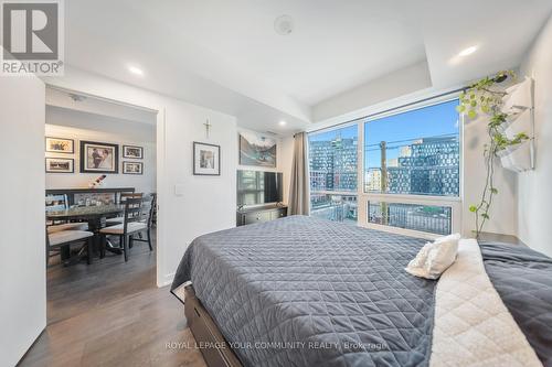 555 - 31 Tippet Road, Toronto, ON - Indoor Photo Showing Bedroom