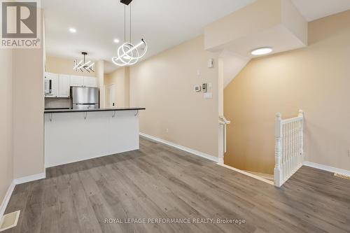 1020 Redtail Pvt, Ottawa, ON - Indoor Photo Showing Kitchen