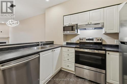 1020 Redtail Pvt, Ottawa, ON - Indoor Photo Showing Kitchen With Stainless Steel Kitchen With Double Sink