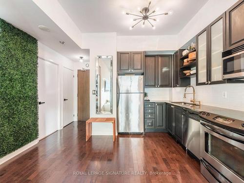 Uph07-600 Fleet St, Toronto, ON - Indoor Photo Showing Kitchen