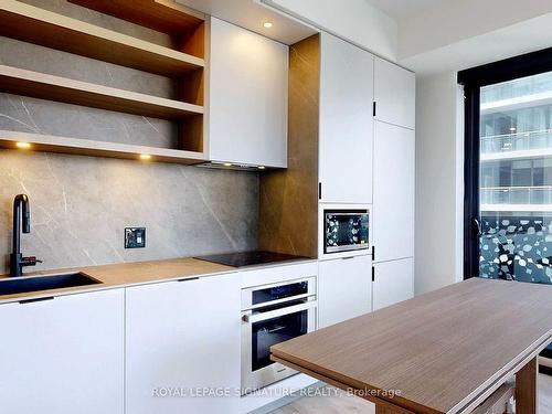 3510-55 Charles St E, Toronto, ON - Indoor Photo Showing Kitchen