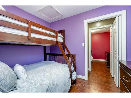 230 Robins Point Rd, Tay, ON - Indoor Photo Showing Bedroom