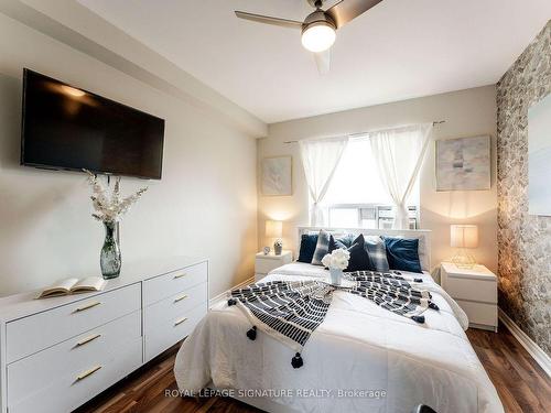 404-60 Gulliver Rd N, Toronto, ON - Indoor Photo Showing Bedroom