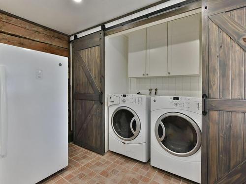 Hall d'entrÃ©e - 921  - 923 Rue St-Isidore, Saint-Lin/Laurentides, QC - Indoor Photo Showing Laundry Room