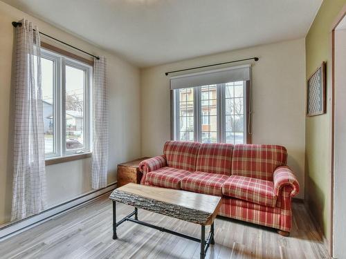 Salon - 921  - 923 Rue St-Isidore, Saint-Lin/Laurentides, QC - Indoor Photo Showing Living Room