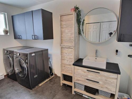 Salle de bains - 9975 Boul. Témiscamingue, Rouyn-Noranda, QC - Indoor Photo Showing Laundry Room