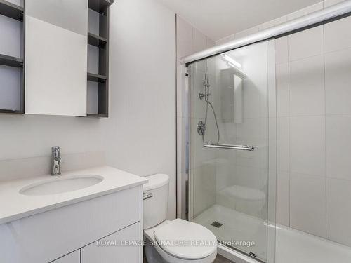 3110-60 Frederick St, Kitchener, ON - Indoor Photo Showing Bathroom