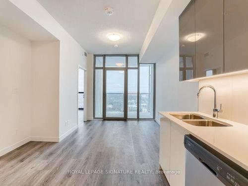 3110-60 Frederick St, Kitchener, ON - Indoor Photo Showing Kitchen With Double Sink