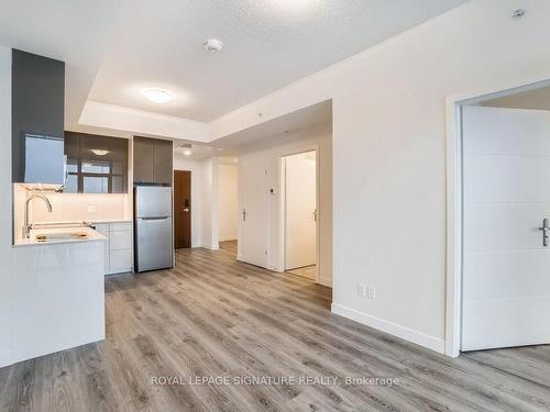 3110-60 Frederick St, Kitchener, ON - Indoor Photo Showing Kitchen