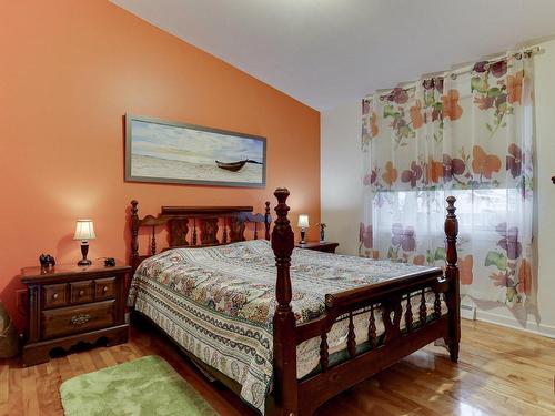 Chambre Ã  coucher principale - 8430 Rue Adrien, Laval (Saint-François), QC - Indoor Photo Showing Bedroom