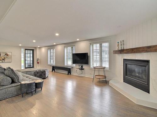 Living room - 891 Route Missisquoi, Bolton-Est, QC - Indoor Photo Showing Living Room With Fireplace