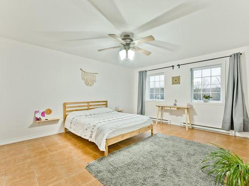 Chambre Ã  coucher principale - 92 Rue De Sherbrooke, Coaticook, QC - Indoor Photo Showing Bedroom