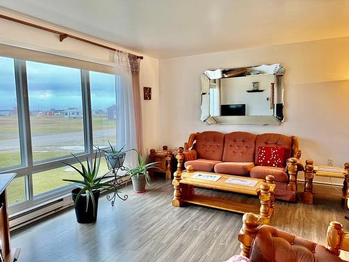 Living room - 59 Ch. Armand-Décoste, Les Îles-De-La-Madeleine, QC - Indoor Photo Showing Living Room