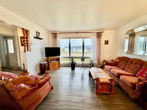 Living room - 59 Ch. Armand-Décoste, Les Îles-De-La-Madeleine, QC - Indoor Photo Showing Living Room