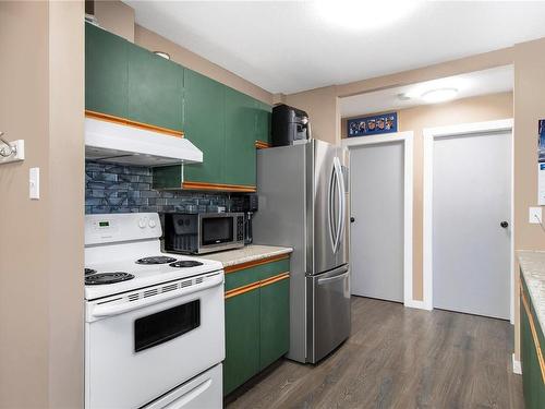 101-1111 Edgett Rd, Courtenay, BC - Indoor Photo Showing Kitchen