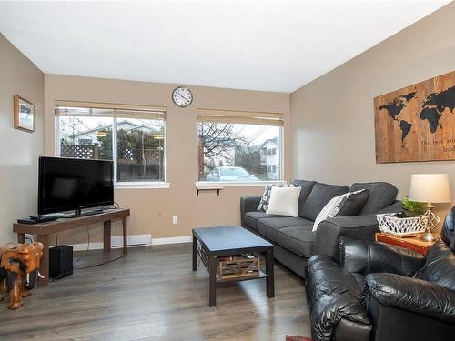 101-1111 Edgett Rd, Courtenay, BC - Indoor Photo Showing Living Room