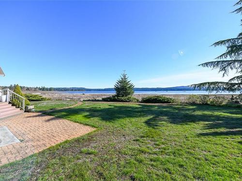 501 Arbutus Bay Rd, Fanny Bay, BC 