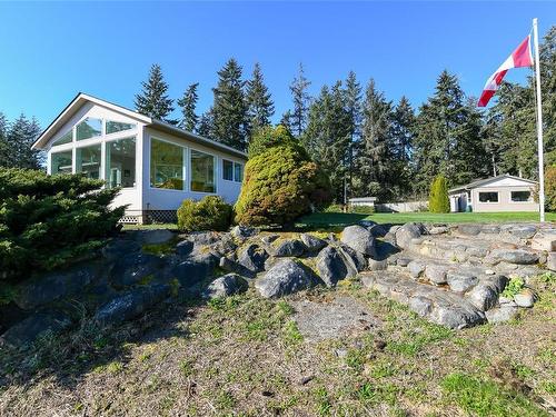 501 Arbutus Bay Rd, Fanny Bay, BC 