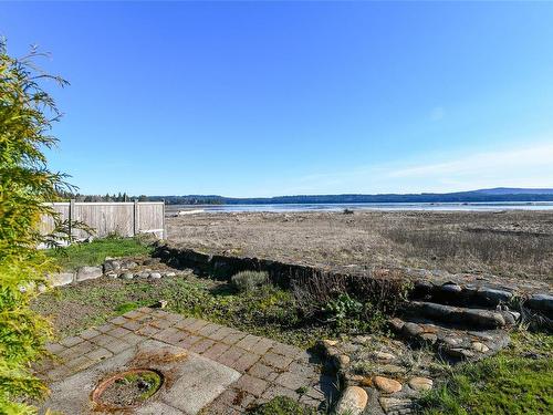 501 Arbutus Bay Rd, Fanny Bay, BC 