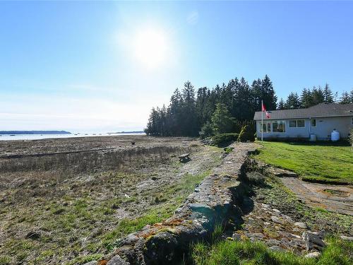 501 Arbutus Bay Rd, Fanny Bay, BC 