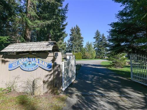 501 Arbutus Bay Rd, Fanny Bay, BC 