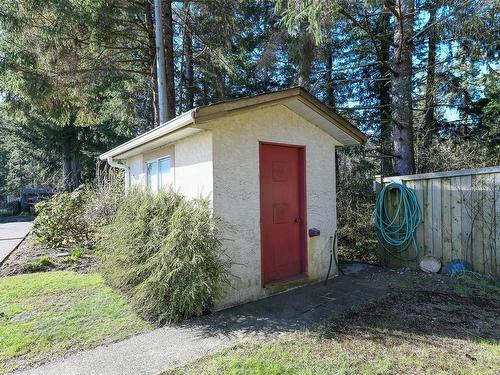 501 Arbutus Bay Rd, Fanny Bay, BC 