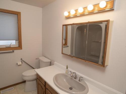 508 Black Bay Rd, Thunder Bay, ON - Indoor Photo Showing Bathroom