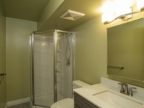 508 Black Bay Rd, Thunder Bay, ON - Indoor Photo Showing Bathroom