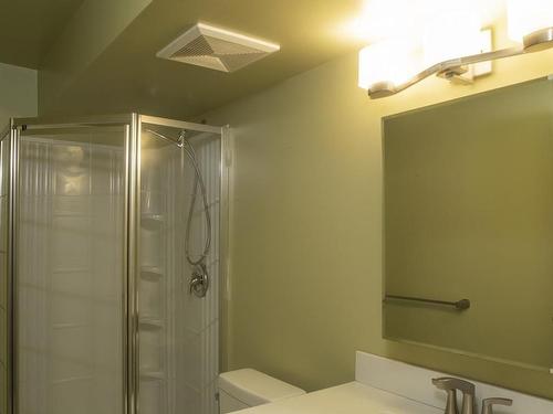 508 Black Bay Rd, Thunder Bay, ON - Indoor Photo Showing Bathroom