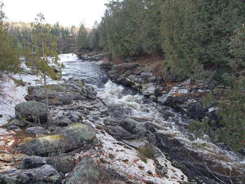 Vue sur l'eau - 211 Ch. De La Rivière-Gatineau, Sainte-Thérèse-De-La-Gatineau, QC 