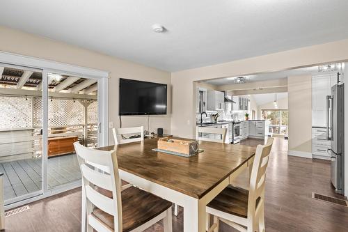 4504 Mcleery Road, Spallumcheen, BC - Indoor Photo Showing Dining Room