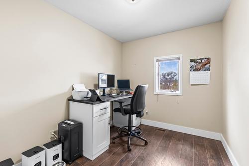 4504 Mcleery Road, Spallumcheen, BC - Indoor Photo Showing Office