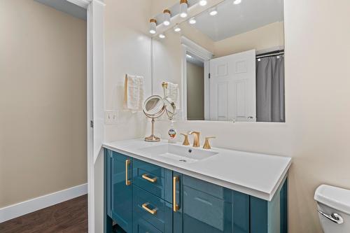 4504 Mcleery Road, Spallumcheen, BC - Indoor Photo Showing Bathroom