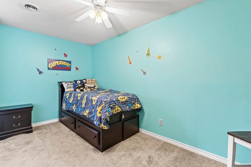 4504 Mcleery Road, Spallumcheen, BC - Indoor Photo Showing Bedroom