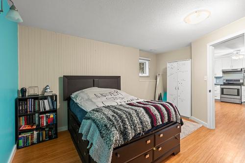 4504 Mcleery Road, Spallumcheen, BC - Indoor Photo Showing Bedroom