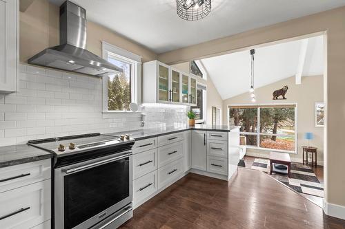 4504 Mcleery Road, Spallumcheen, BC - Indoor Photo Showing Kitchen With Upgraded Kitchen