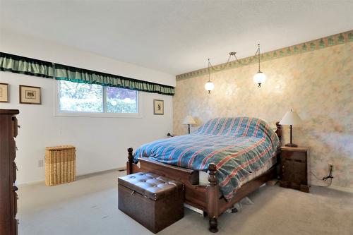 720 Josselyn Court, Kelowna, BC - Indoor Photo Showing Bedroom