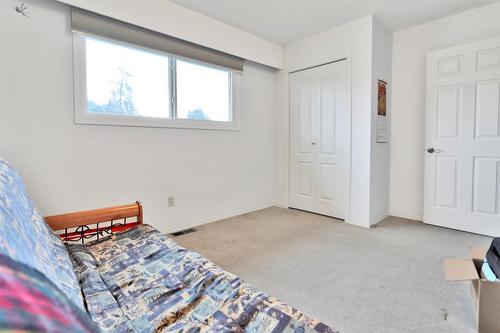 720 Josselyn Court, Kelowna, BC - Indoor Photo Showing Bedroom