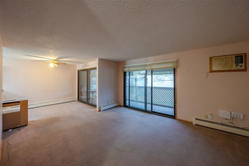 56-310 Yorkton Avenue, Penticton, BC - Indoor Photo Showing Other Room