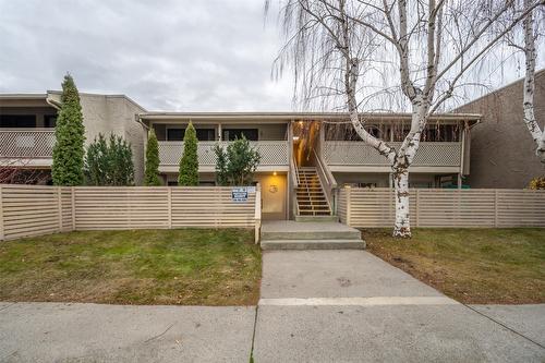 56-310 Yorkton Avenue, Penticton, BC - Outdoor