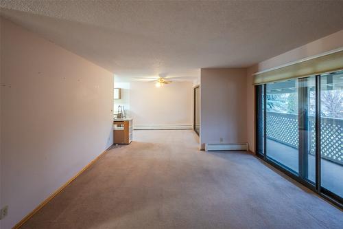 56-310 Yorkton Avenue, Penticton, BC - Indoor Photo Showing Other Room