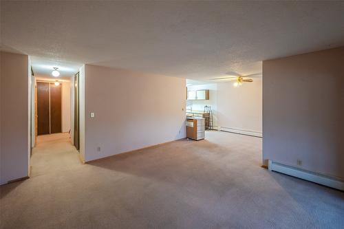 56-310 Yorkton Avenue, Penticton, BC - Indoor Photo Showing Other Room