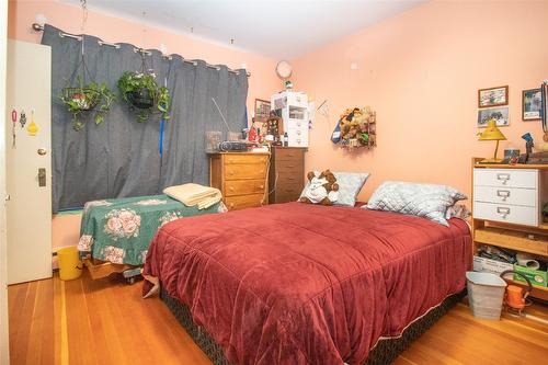 695 Bell Road, Kelowna, BC - Indoor Photo Showing Bedroom