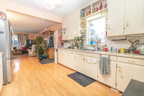 695 Bell Road, Kelowna, BC - Indoor Photo Showing Kitchen With Double Sink